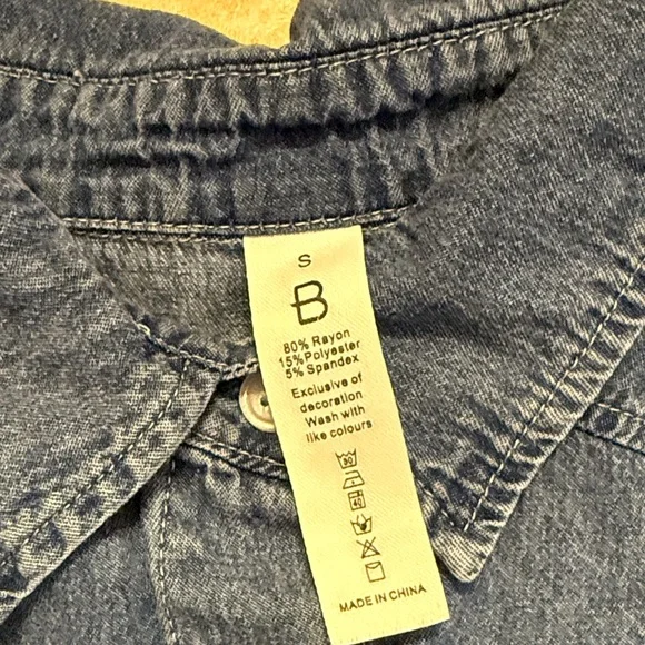 Women’s Denim Button-Up Shirts - 2 - Picture 3 of 6